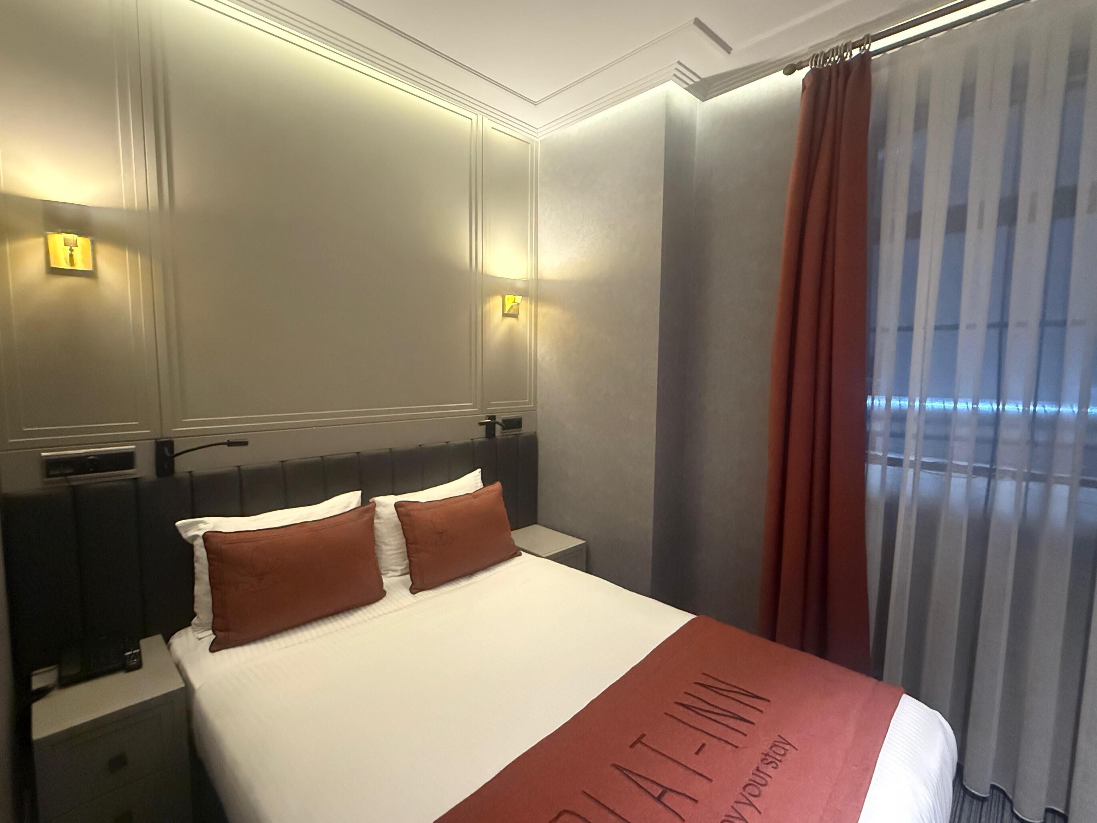 Economy tweepersoonskamer | Luxe beddengoed, een minibar met enkele gratis items