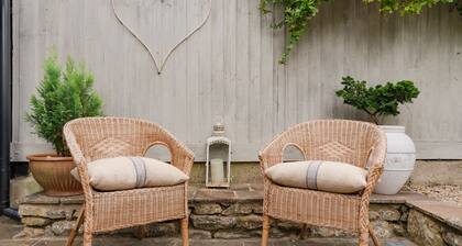 Buff Lodge - sleeps 4 guests in 2 bedrooms