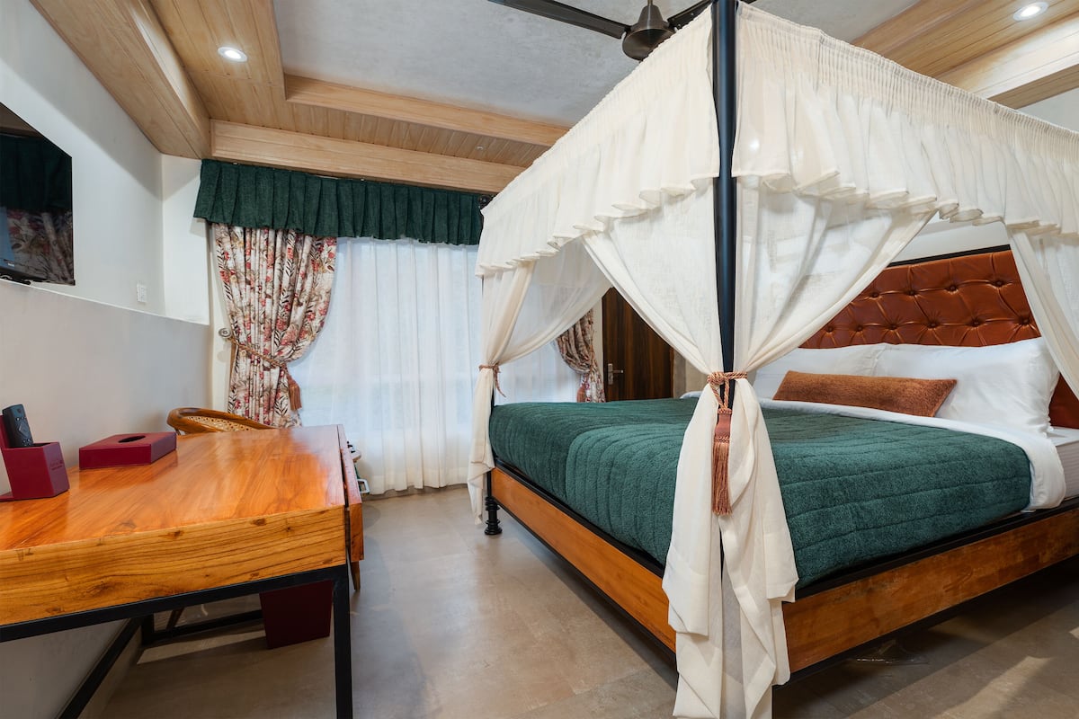 Premium Room with Balcony | 書桌、隔音、免 費無線上網