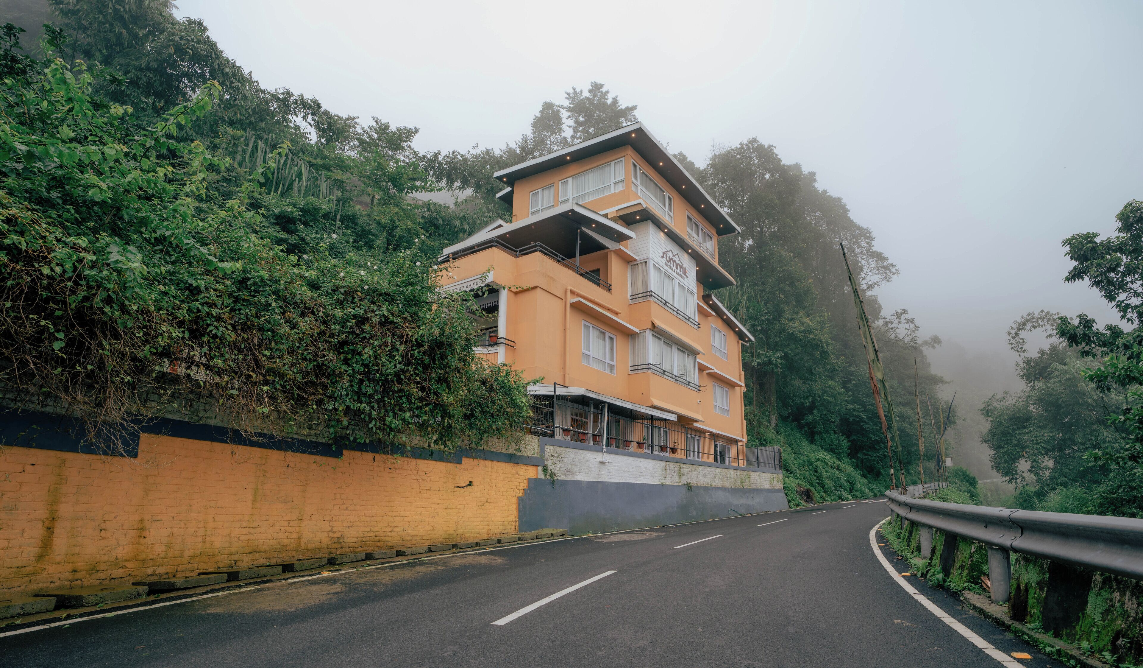 المنشأة من الخارج