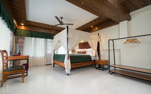 Bureau, chambres insonorisées, Wi-Fi gratuit