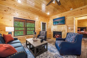 Fernseher, Kamin, Arbeitsbereiche