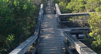 Ideally located Beach House close to picturesque reserve and beaches