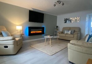 Smart TV, books, stereo