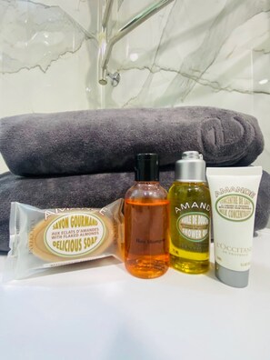 Håndklær og toalettpapir