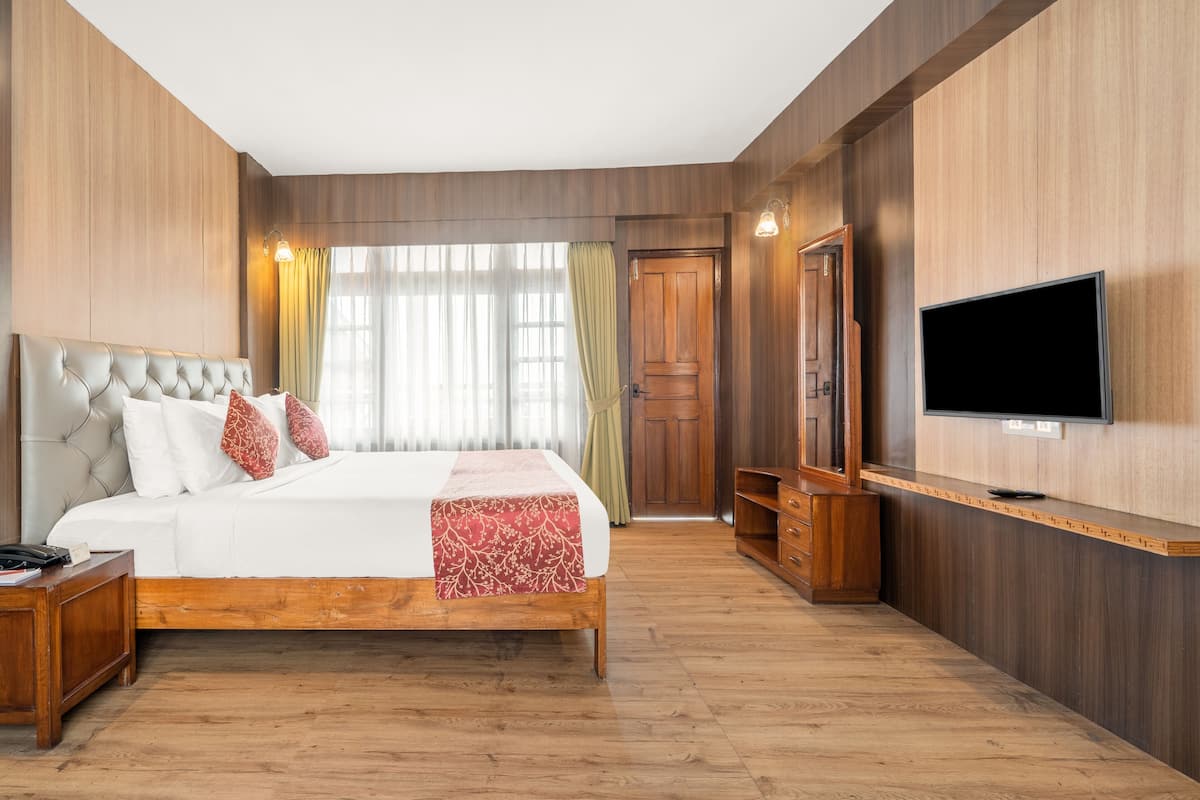 Room with Private Balcony | 1 bedroom, soundproofing, iron/ironing board, free WiFi