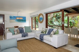 Classic Villa | Living area