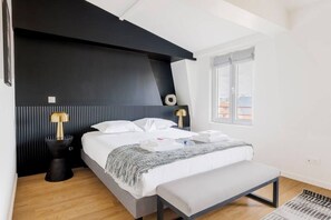 3 室のベッドルーム、アイロン / アイロン台、WiFi、ベッドシーツ