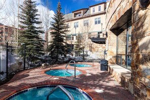 Ulkoporeallas