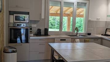 Microwave, oven, stovetop, dishwasher