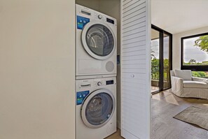 Interior - Stylish 1BR Condo · Walk to Kahana Beach (Lahaina)