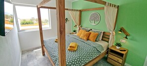 2 chambres, coffre-fort, fer et planche à repasser, lit de bébé portatif