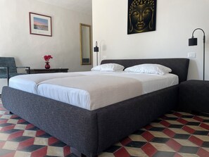2 Schlafzimmer, Schreibtisch, Reisekinderbett, kostenloses WLAN