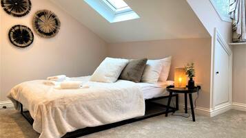 ์ํํธ | 2 ๊ฐ์ ์นจ์ค