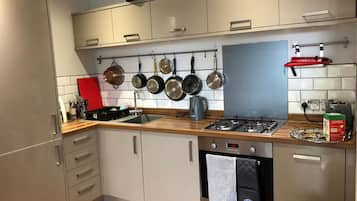 Apartment | Private kitchen | Fridge, microwave, oven, stovetop