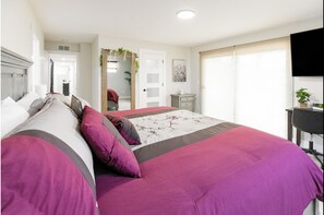 4 bedrooms, desk, iron/ironing board, travel cot