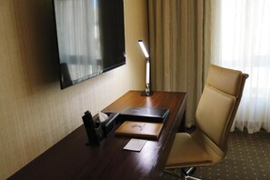 Premium bedding, desk, soundproofing, free WiFi - Olive Tree Amman (Amman)