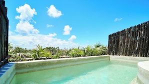 Private pool