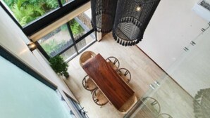 Deluxe Apartment, 2 Bedrooms, 2 Bathrooms, Poolside | Living area