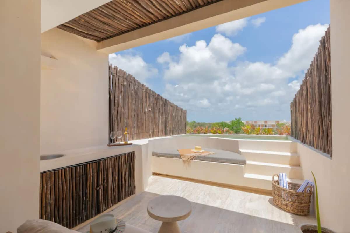Apartamento romántico, 2 habitaciones, 2 baños, junto a la piscina | Piscina privada