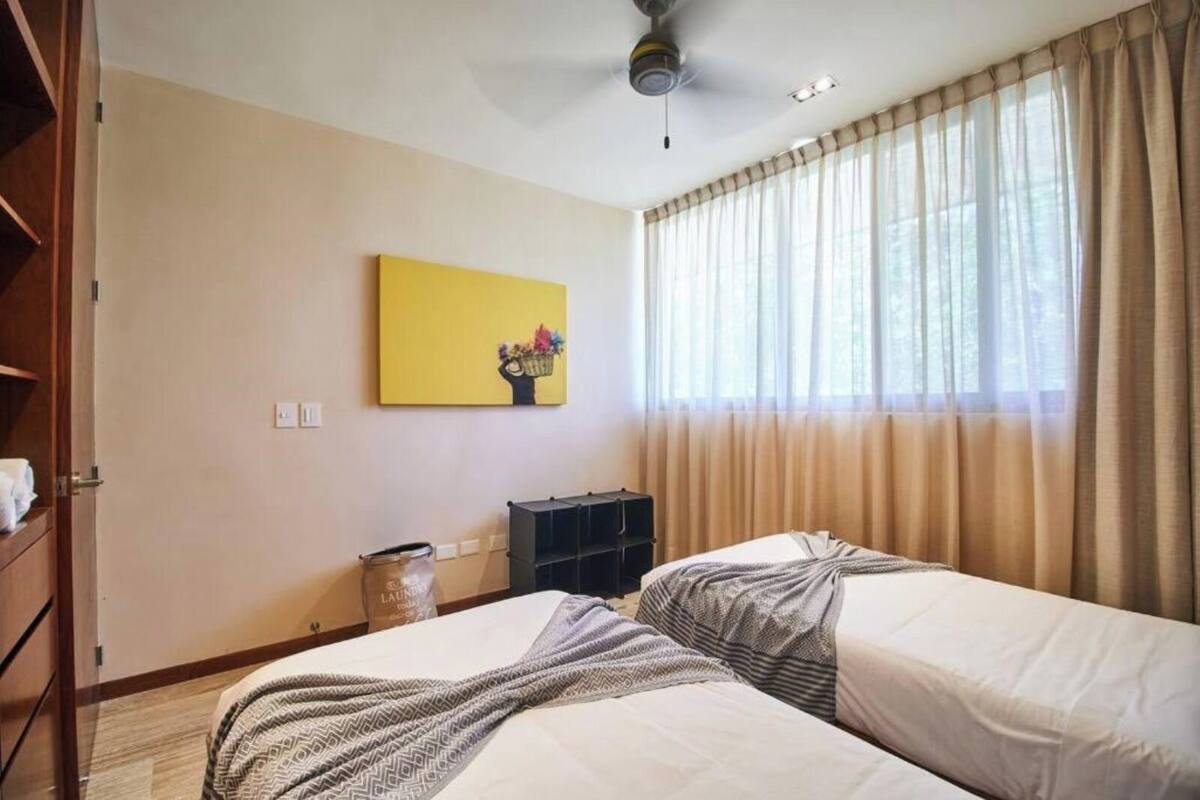 Apartamento Confort, 2 habitaciones, 2 baños, junto a la piscina | 2 dormitorios, ropa de cama de alta calidad, caja fuerte