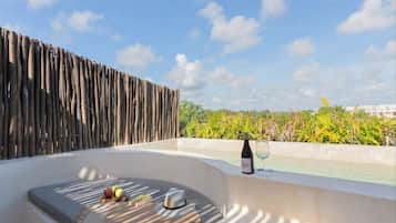Romantic Apartment, 2 Bedrooms, 2 Bathrooms, Poolside | Terrace/patio