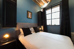 2 室のベッドルーム、アイロン / アイロン台、WiFi (無料)、ベッドシーツ