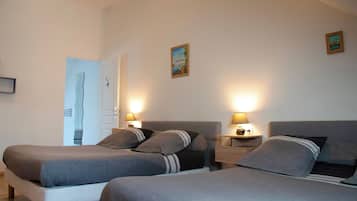 Basic Suite, 2 Double Beds | Cribs/infant beds, free WiFi, bed sheets