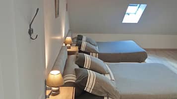 Cots/infant beds, free WiFi, bed sheets