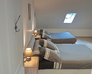 Basic Suite, 2 Double Beds | Cribs/infant beds, free WiFi, bed sheets