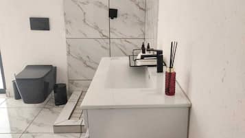Luxury Room, 1 Bedroom, Ensuite, Mountain View | Bathroom | Deep soaking tub, rainfall showerhead, bathrobes, slippers