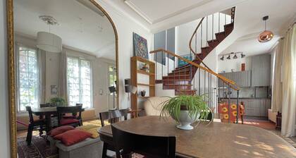 Maison, calme et verdure au centre historique. Transports Ă 5 mns.