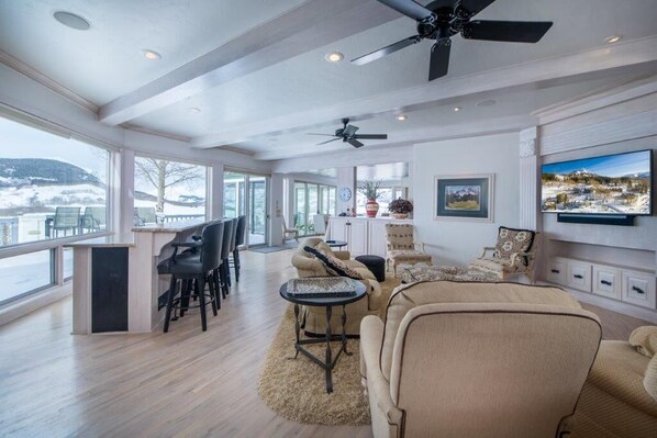 Smart TV, fireplace, DVD player, books