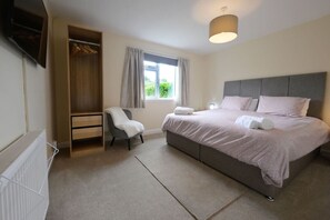 3 Schlafzimmer, Bügeleisen/Bügelbrett, WLAN, Bettwäsche