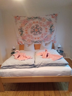 2 habitaciones, cuna de viaje, wifi gratis y ropa de cama