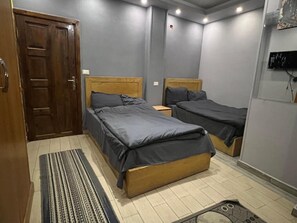 Minibarvarer (inkludert), safe på rommet og blendingsgardiner