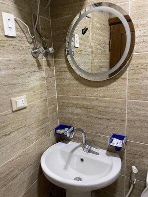 Banyera d'aigua termal i capçal de dutxa d'hidromassatge 