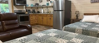 PineyWoods House Forest Retreat