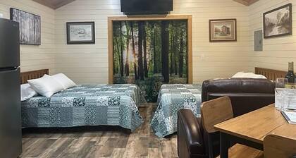 PineyWoods House Forest Retreat