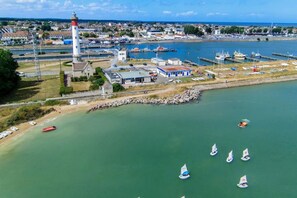 Marina - Entire Seaside House, 160m² – 3 Bedrooms, Sleeps 6 (Ouistreham)