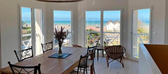Entire Seaside House, 160m² – 3 Bedrooms, Sleeps 6