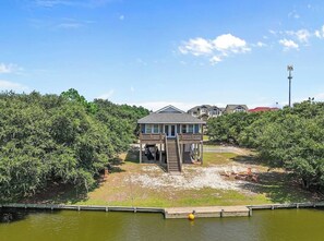 Exterior - Vacation Cottage – Enjoy 4WD Beach, Hottub, Wild Horses & Canalfront Views (Corolla)