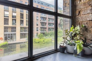 Interior - Beautiful Haggerston Canal Views Warehouse (London)