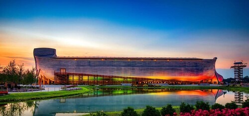 4BR for 10, Hot Tub, Near Ark, Parking