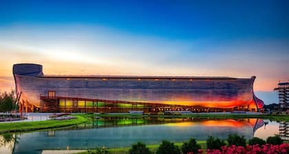 4BR for 10, Hot Tub, Near Ark, Parking