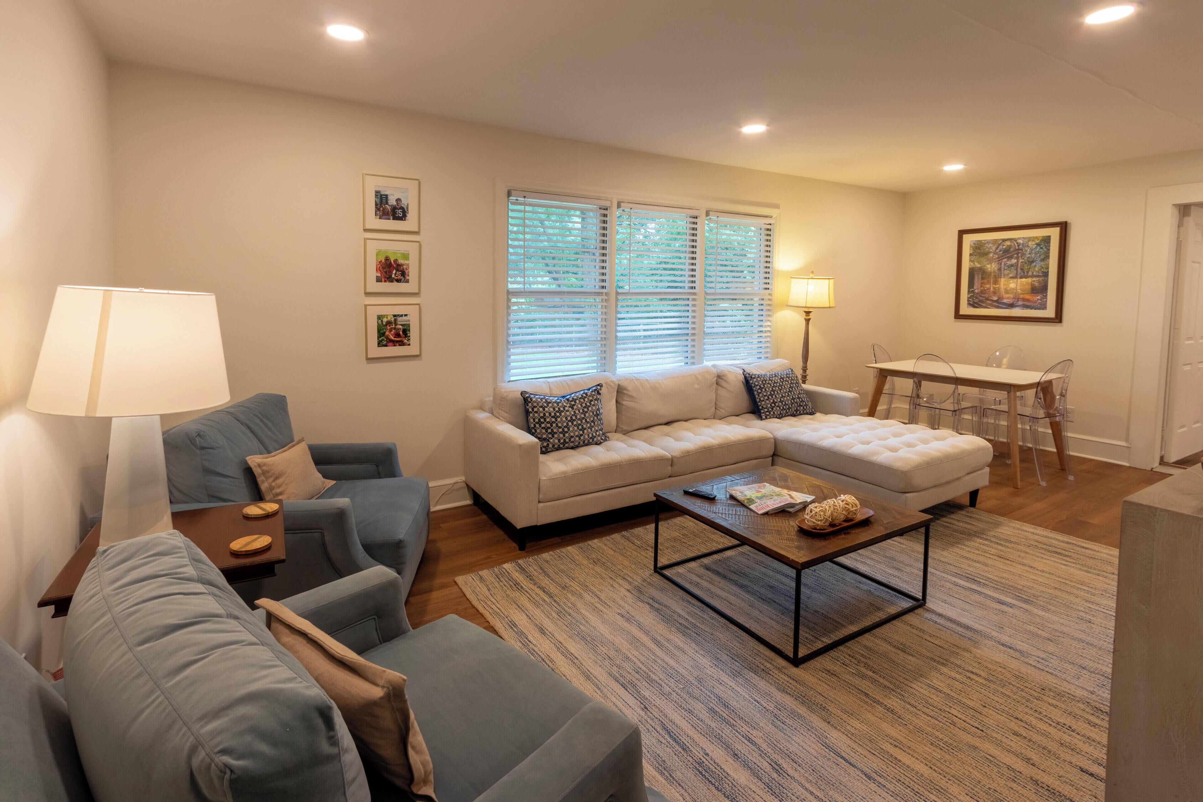Modern 4 BDR Home Minutes to UGA Campus and Downtown Bars, Shopping, & Dining