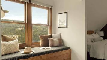 3 habitaciones, escritorio, tabla de planchar con plancha y wifi