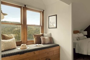 3 Schlafzimmer, Schreibtisch, Bügeleisen/Bügelbrett, WLAN