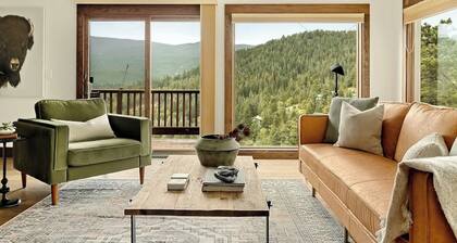Stunning View House | 15-min to Town | Evergreen