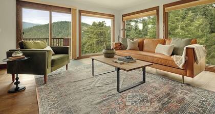 Stunning View House | 15-min to Town | Evergreen